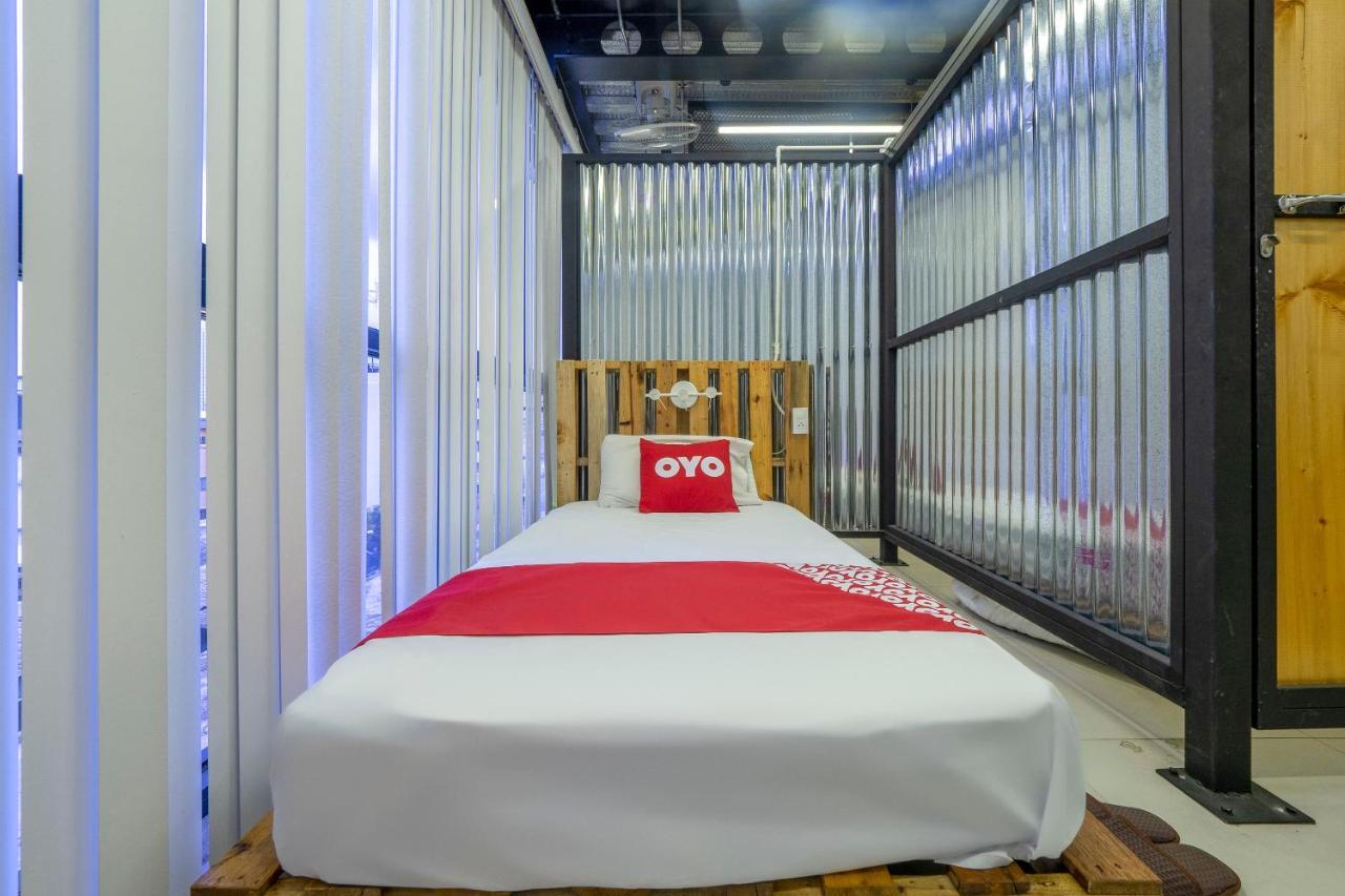 מלון בנגקוק Oyo 1084 Guyasuka Ratchada מראה חיצוני תמונה